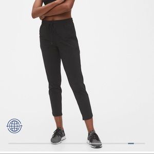 Gapfit Runaround Jogger -Black